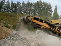 Heavy duty rubber conveyor belt for aggregate